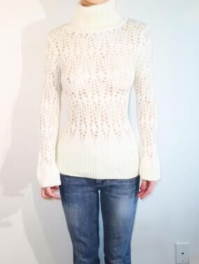 Charlotte Russe Women's Cream Sweatshirt
